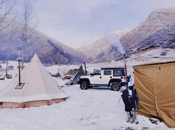 Winter Camping: Who's Your First Choice, A Cotton Blanket Or A Down Blanket?