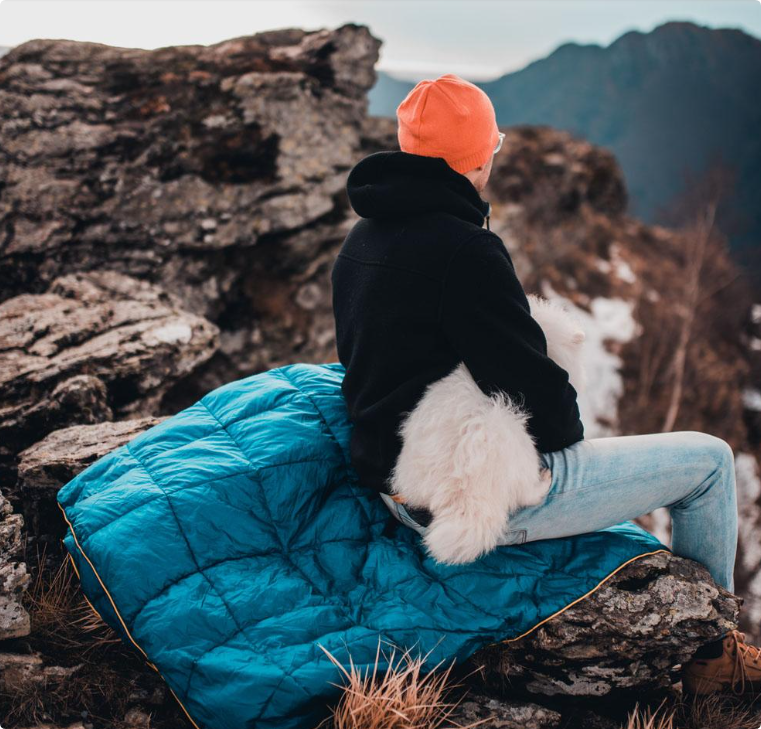 Industry Insider: The Three Non-Negotiable Standards for A Premium Down Blanket